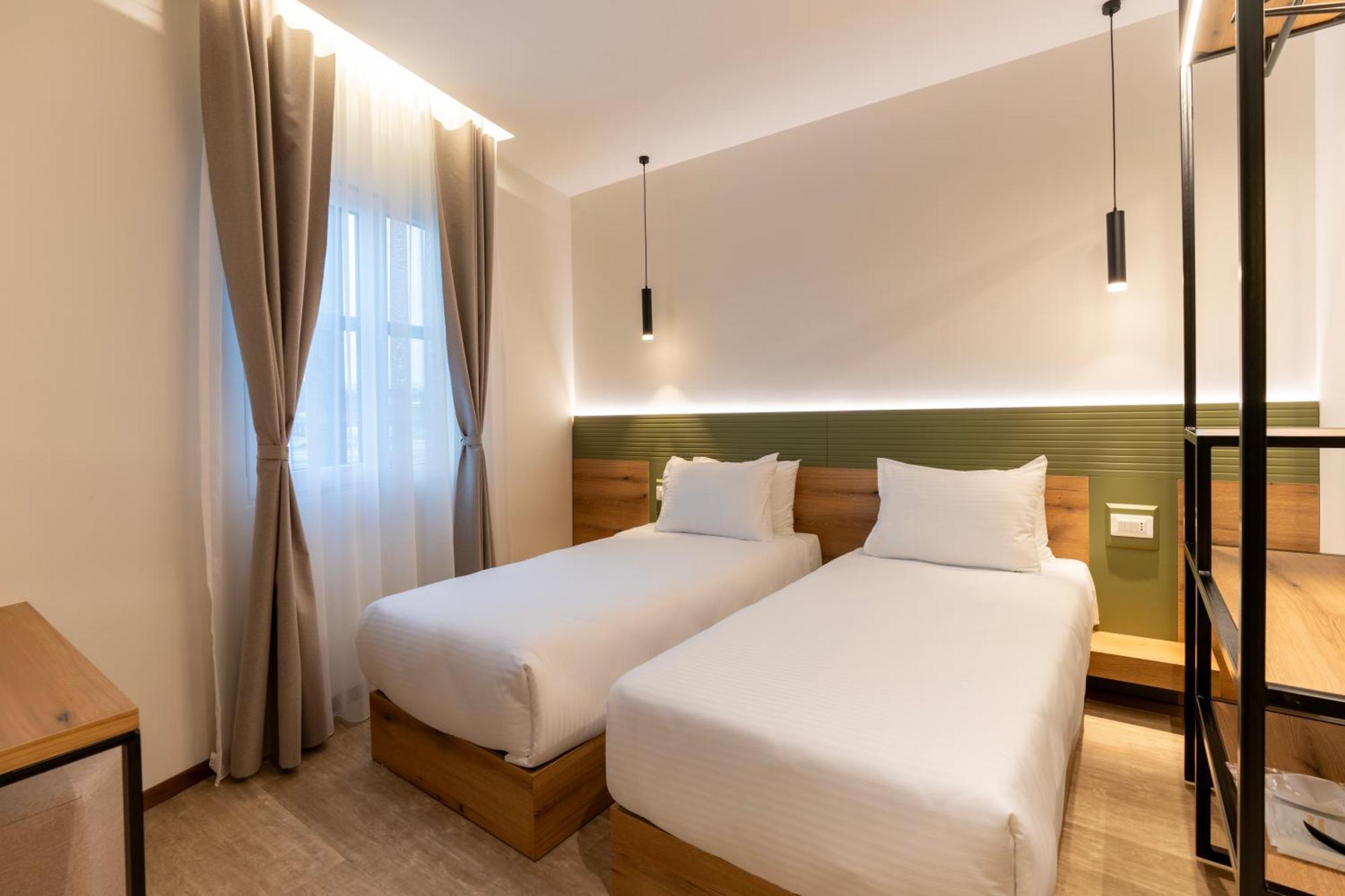 Star Hill Hotel Pristina Exterior foto